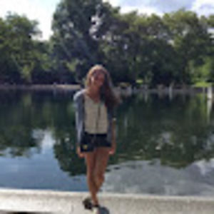 Meet your Posher, Elise